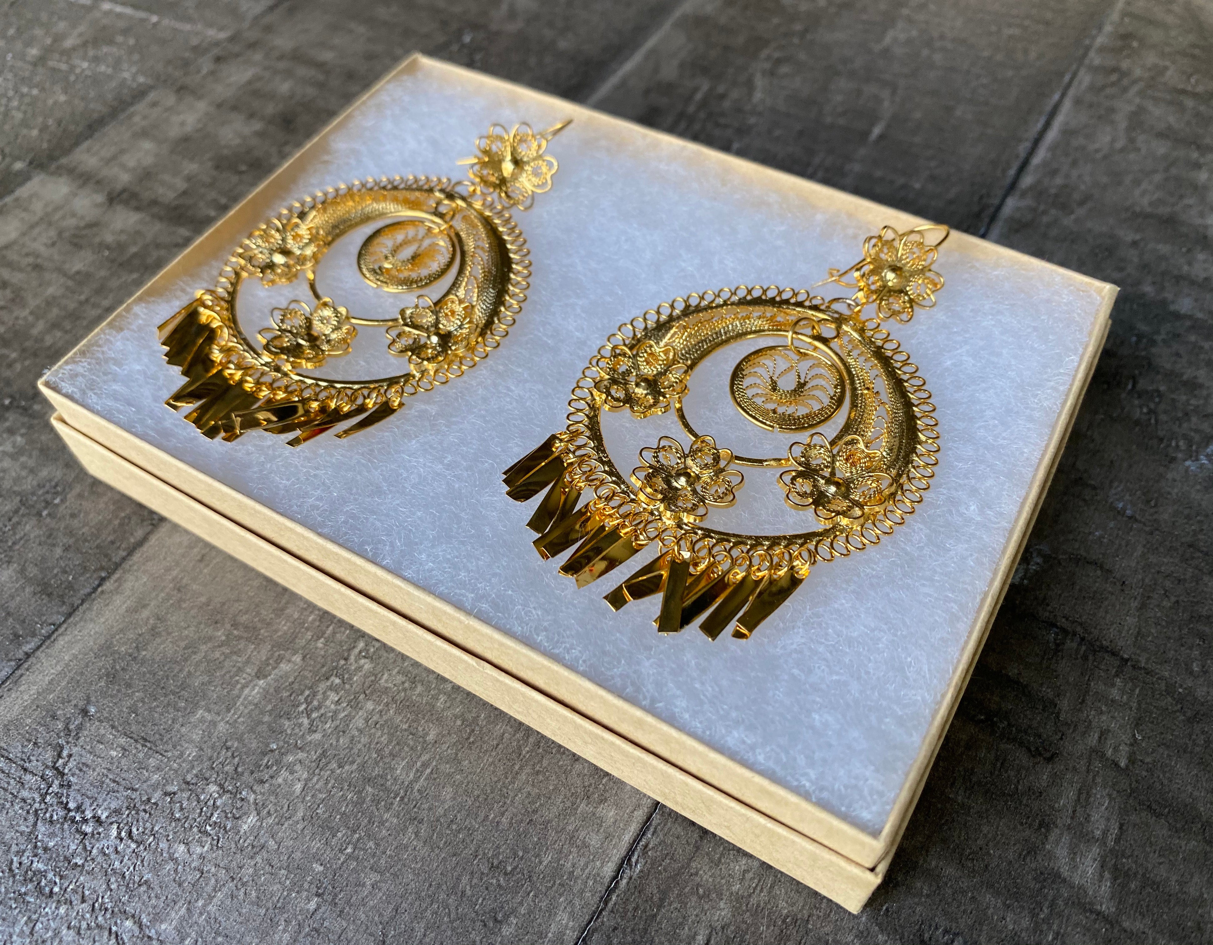 Folklorico Dance Filigree Earrings, 3-Flowers